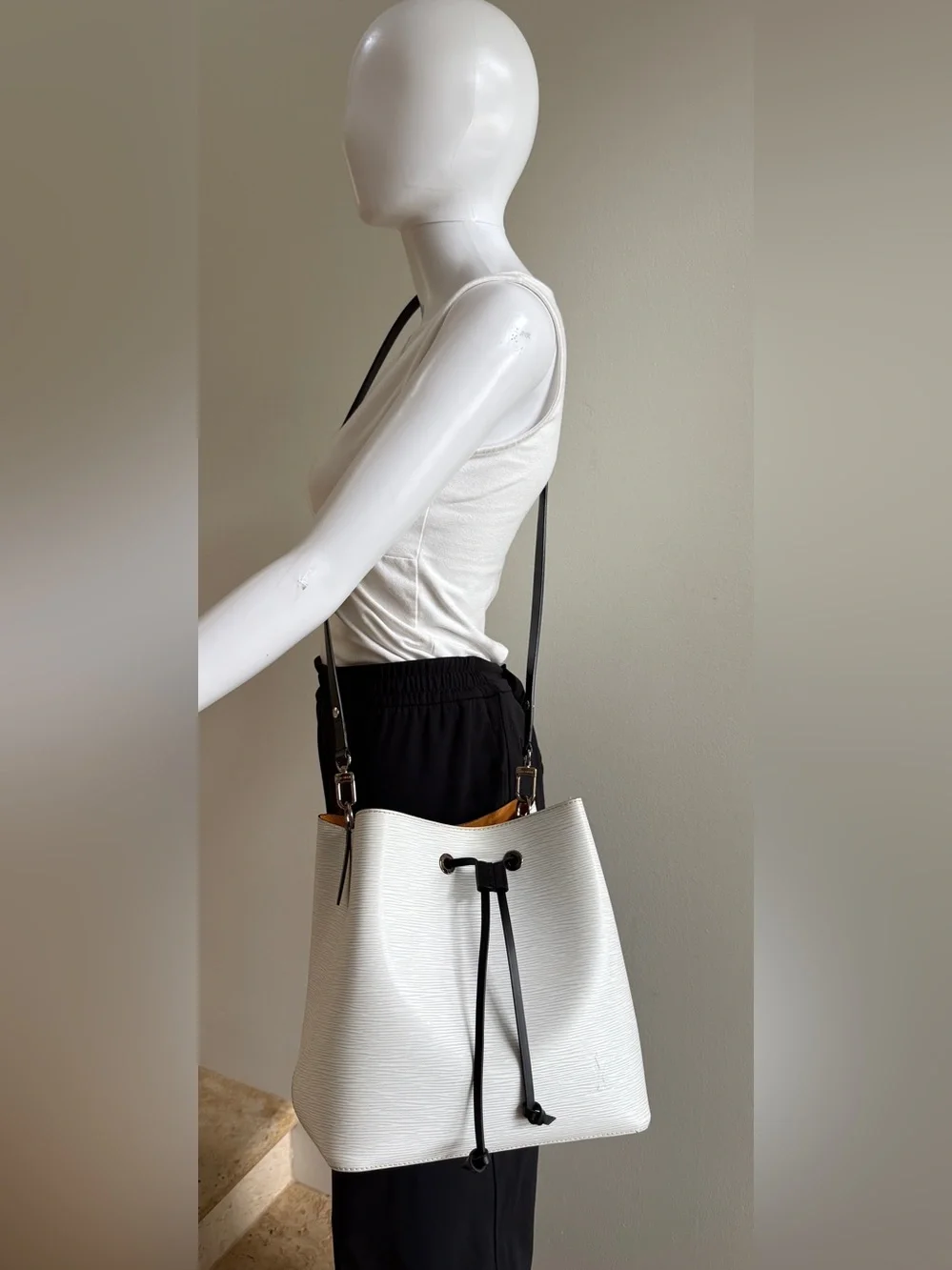 Louis Vuitton great faint